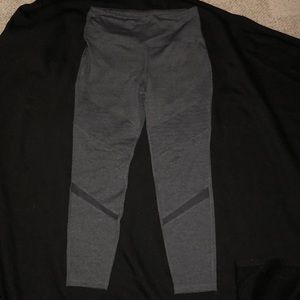 Athletic leggings